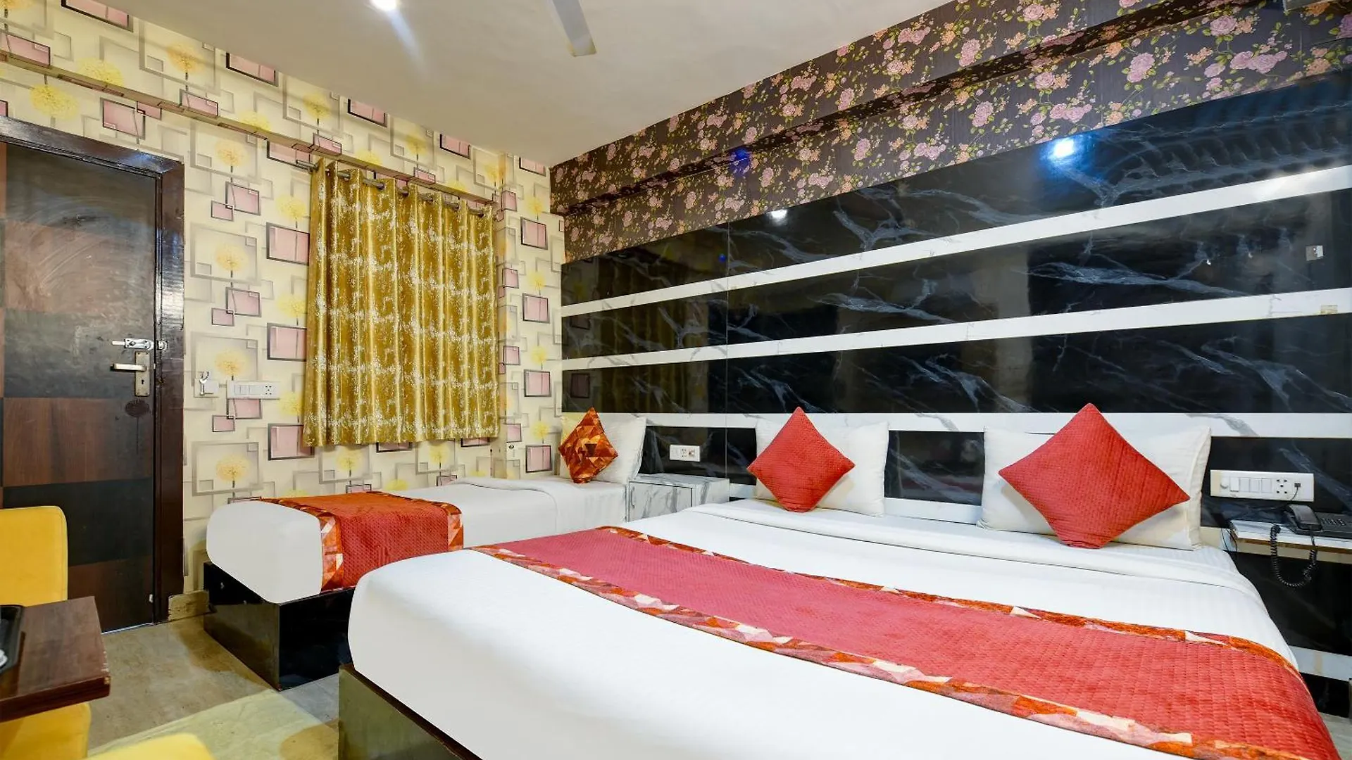 ניו דלהי Hotel Palm Spring Plaza  ניו דלהי