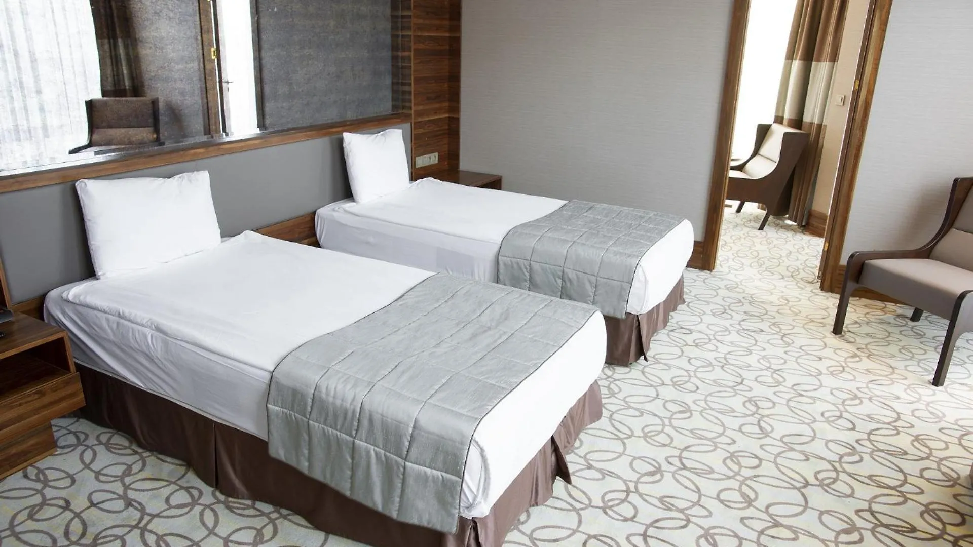 Hotel Palm Spring Plaza New Delhi